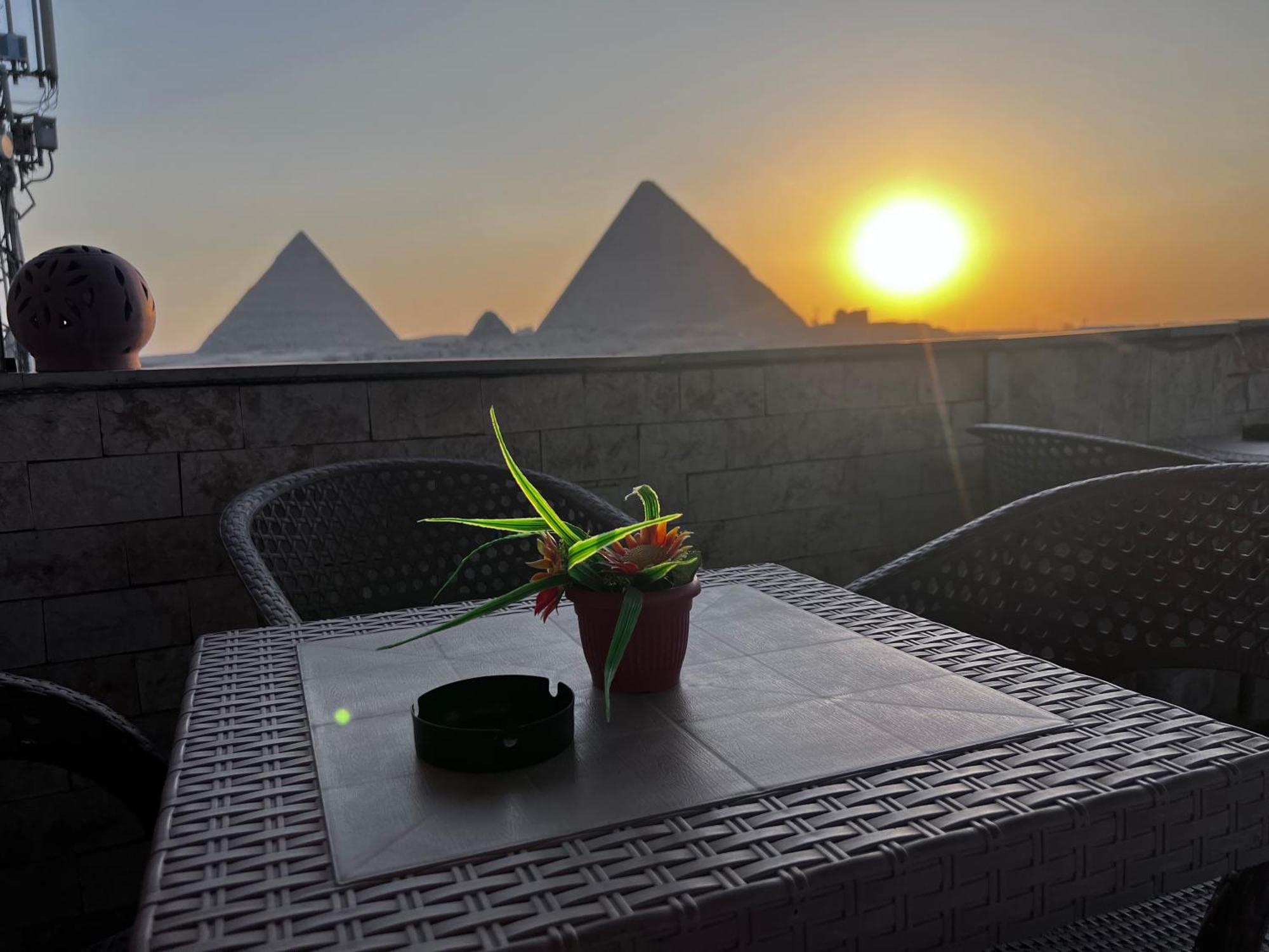 Amigo Pyramids Inn Кайро Екстериор снимка